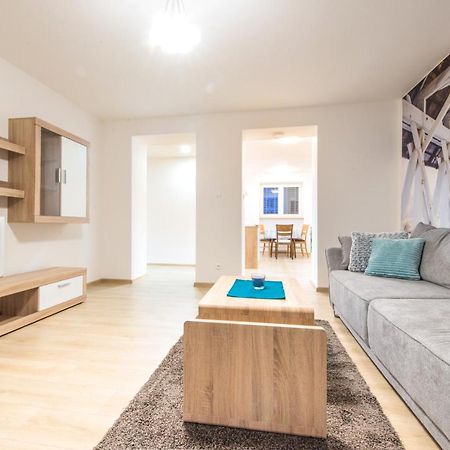 Apartman Razusa Centrum 班斯卡-比斯特里察 外观 照片