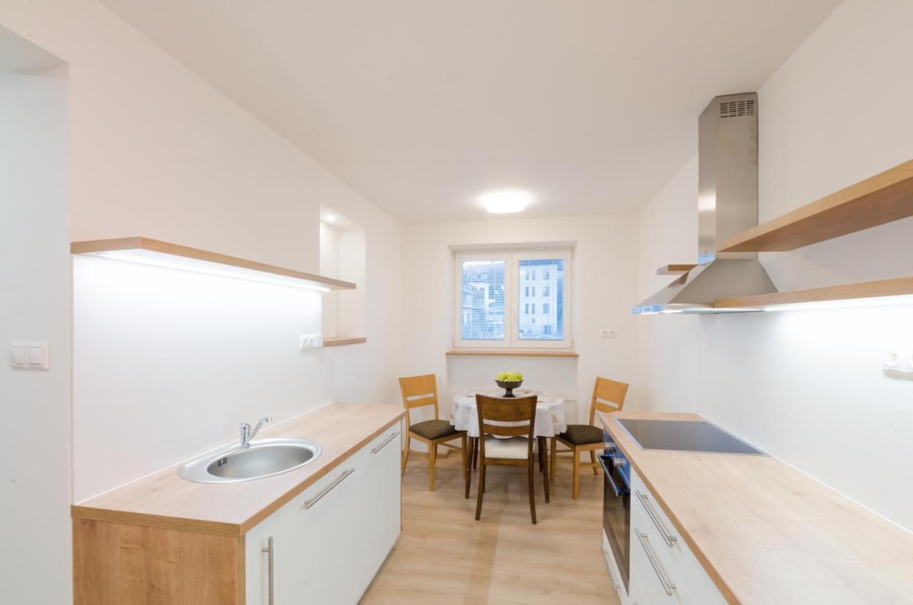 Apartman Razusa Centrum 班斯卡-比斯特里察 外观 照片