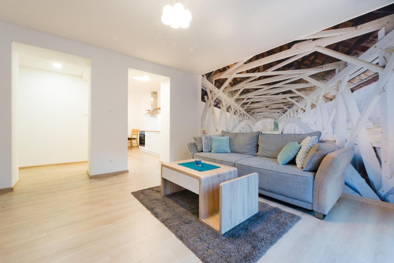 Apartman Razusa Centrum 班斯卡-比斯特里察 外观 照片