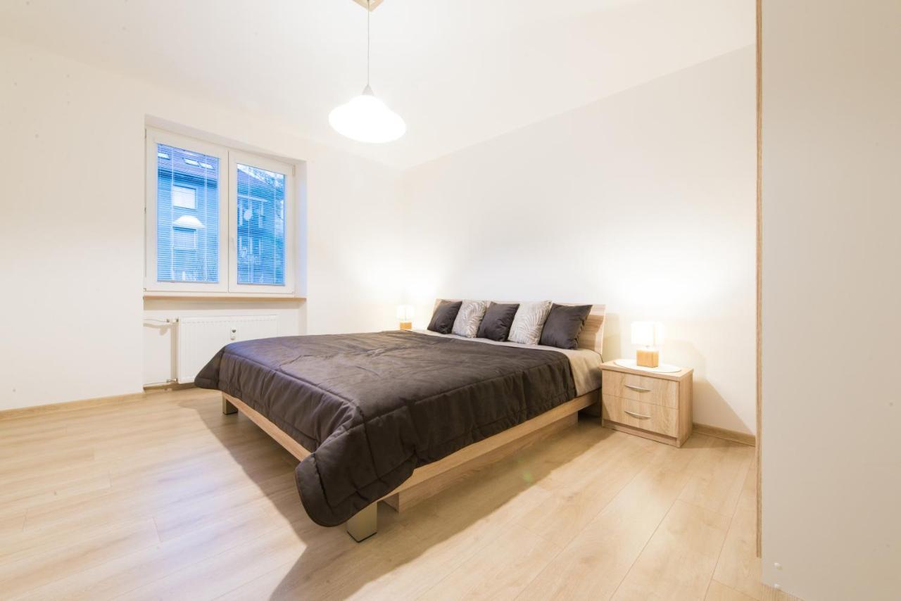 Apartman Razusa Centrum 班斯卡-比斯特里察 外观 照片