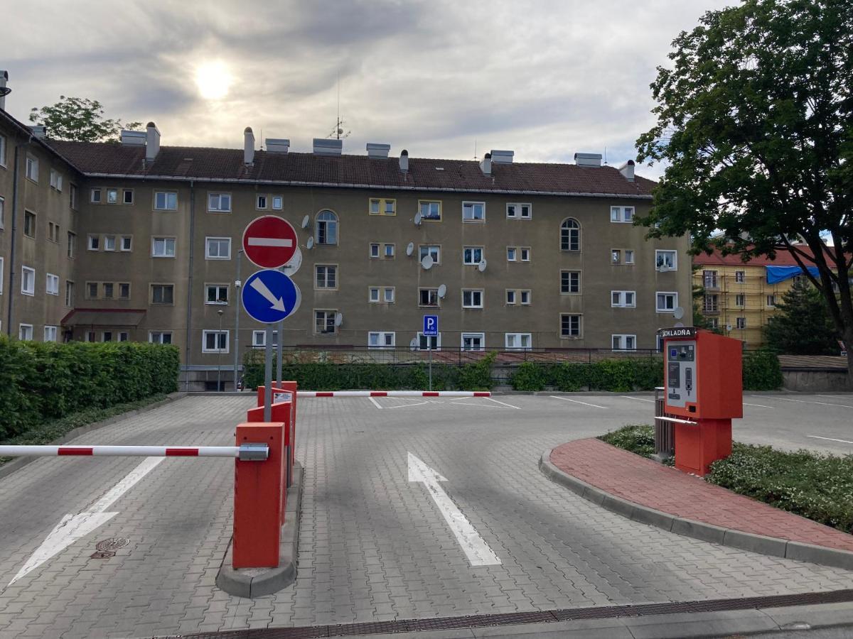 Apartman Razusa Centrum 班斯卡-比斯特里察 外观 照片
